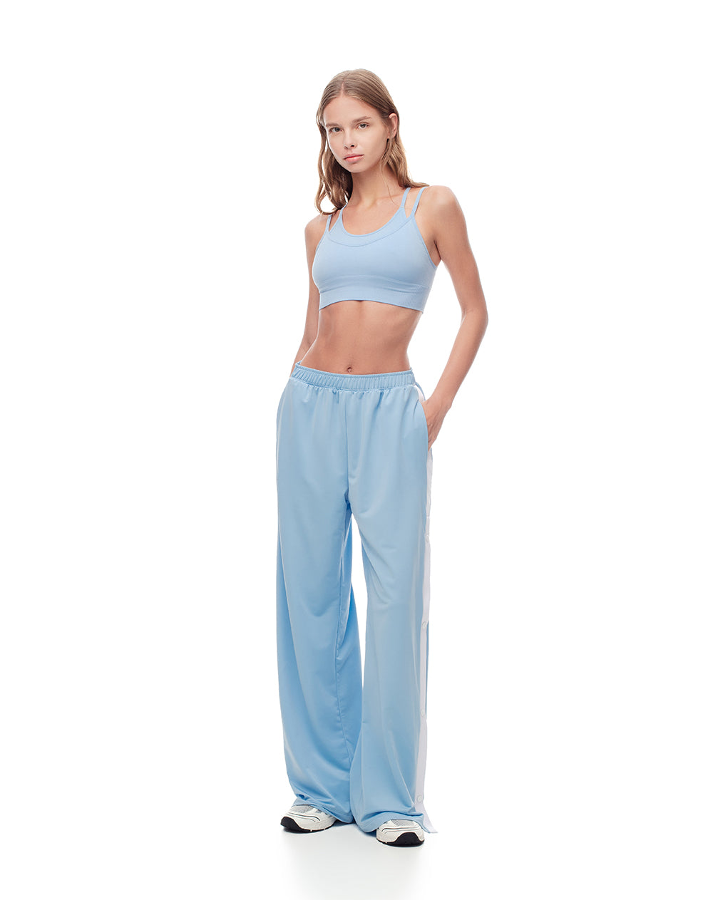 Top deportivo soporte medio doble en seamless azul