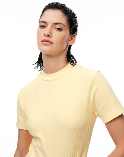 Camiseta crop slim algodón amarilla mujer