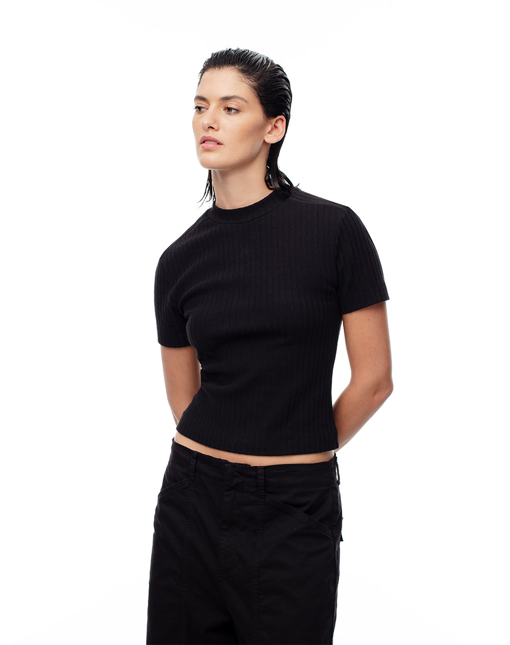Camiseta crop slim algodón negro + blanco mujer