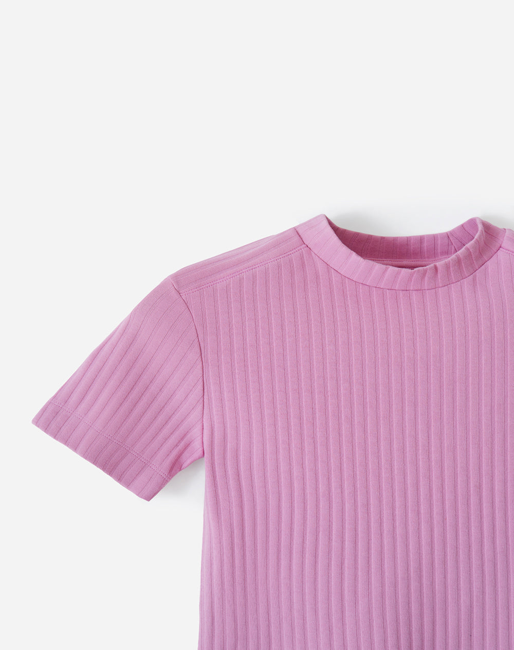 Camiseta slim fit manga corta rosada