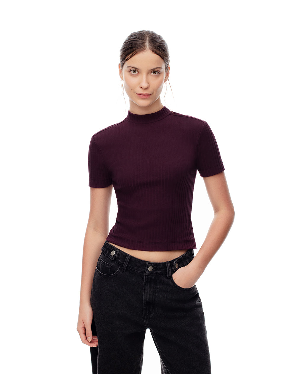 Camiseta slim fit manga corta vinotinto