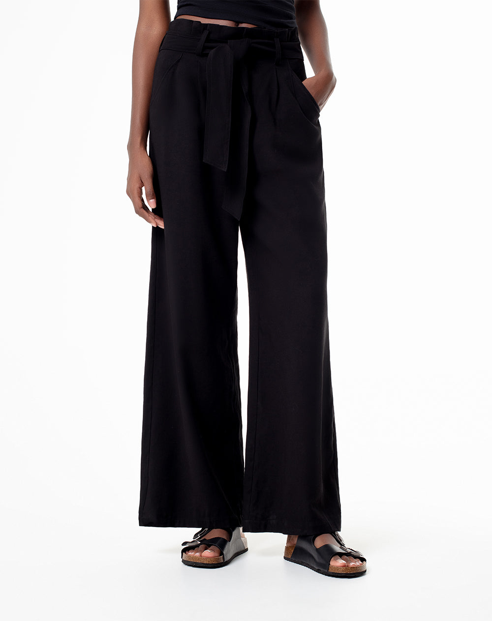 Pantalón loose fit tiro medio negro
