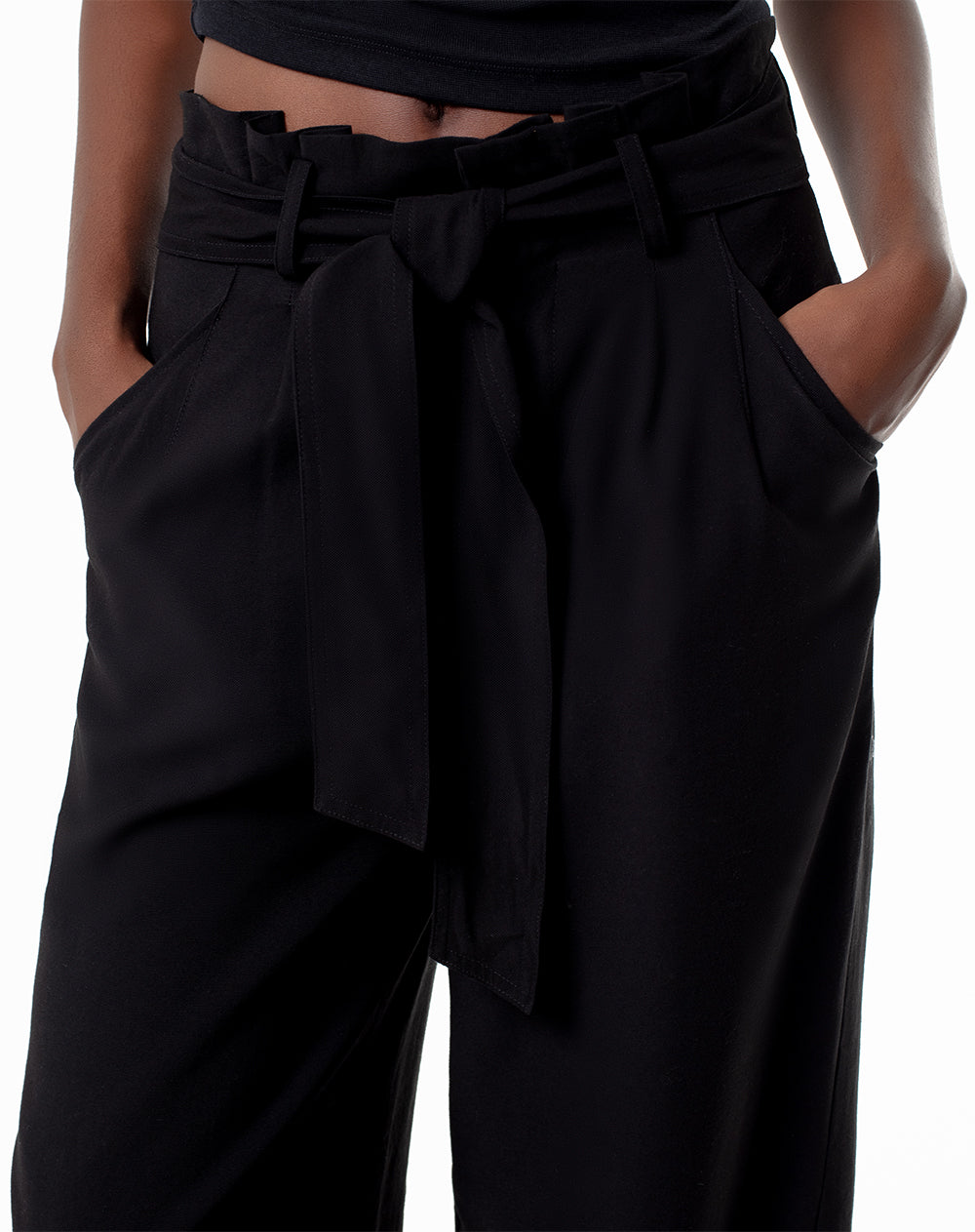Pantalón loose fit tiro medio negro