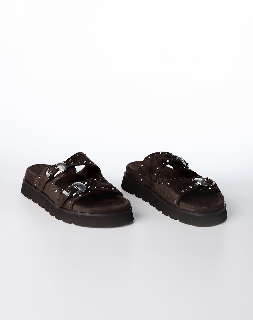 Sandalias tipo gamuza hebillas café mujer