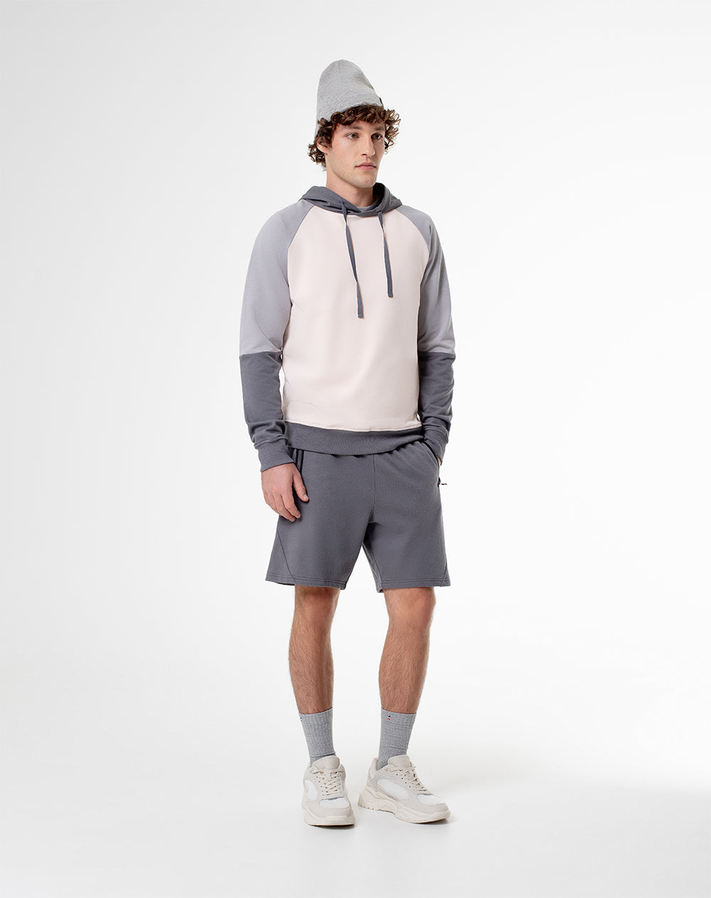 Buzo relaxed fit gris bloques