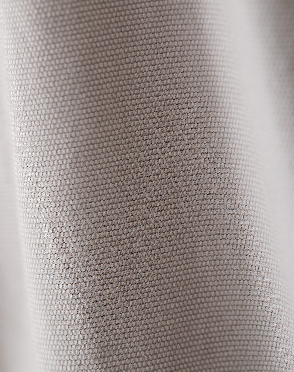 Pantalón regular fit tiro medio en drill cafe