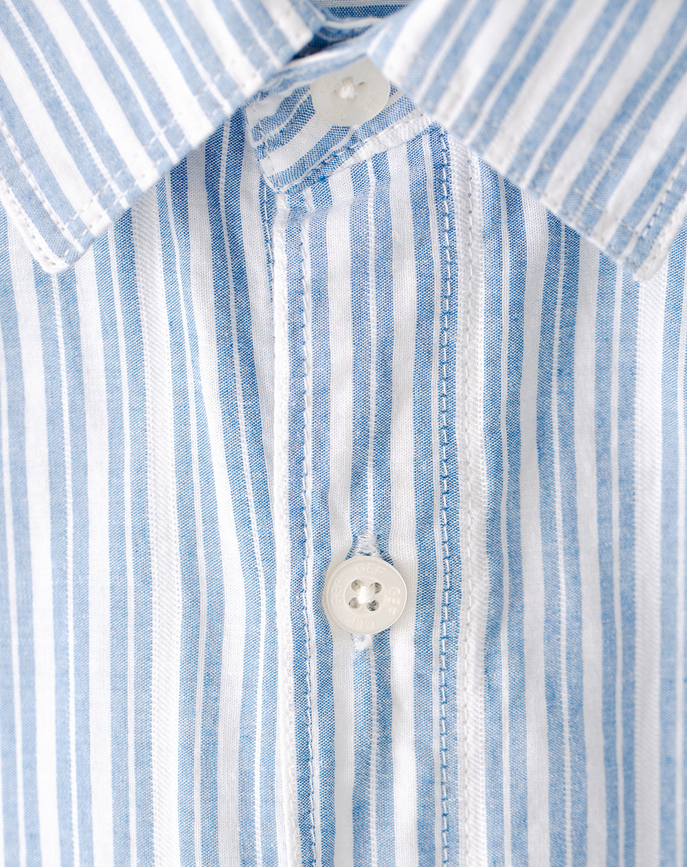 Camisa regular fit manga larga blanca con rayas