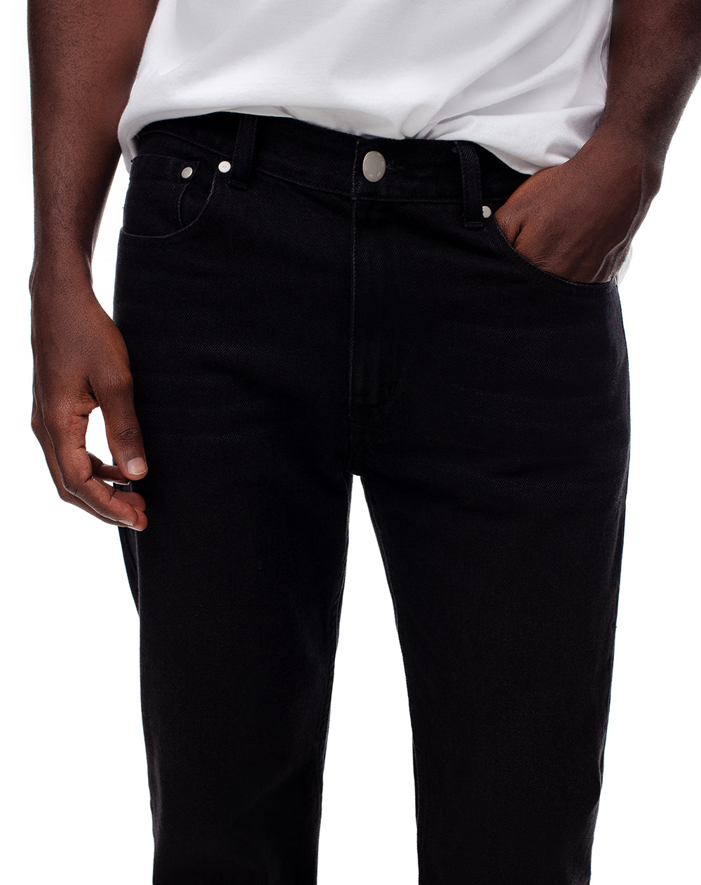 Jean regular fit tiro medio denim negro