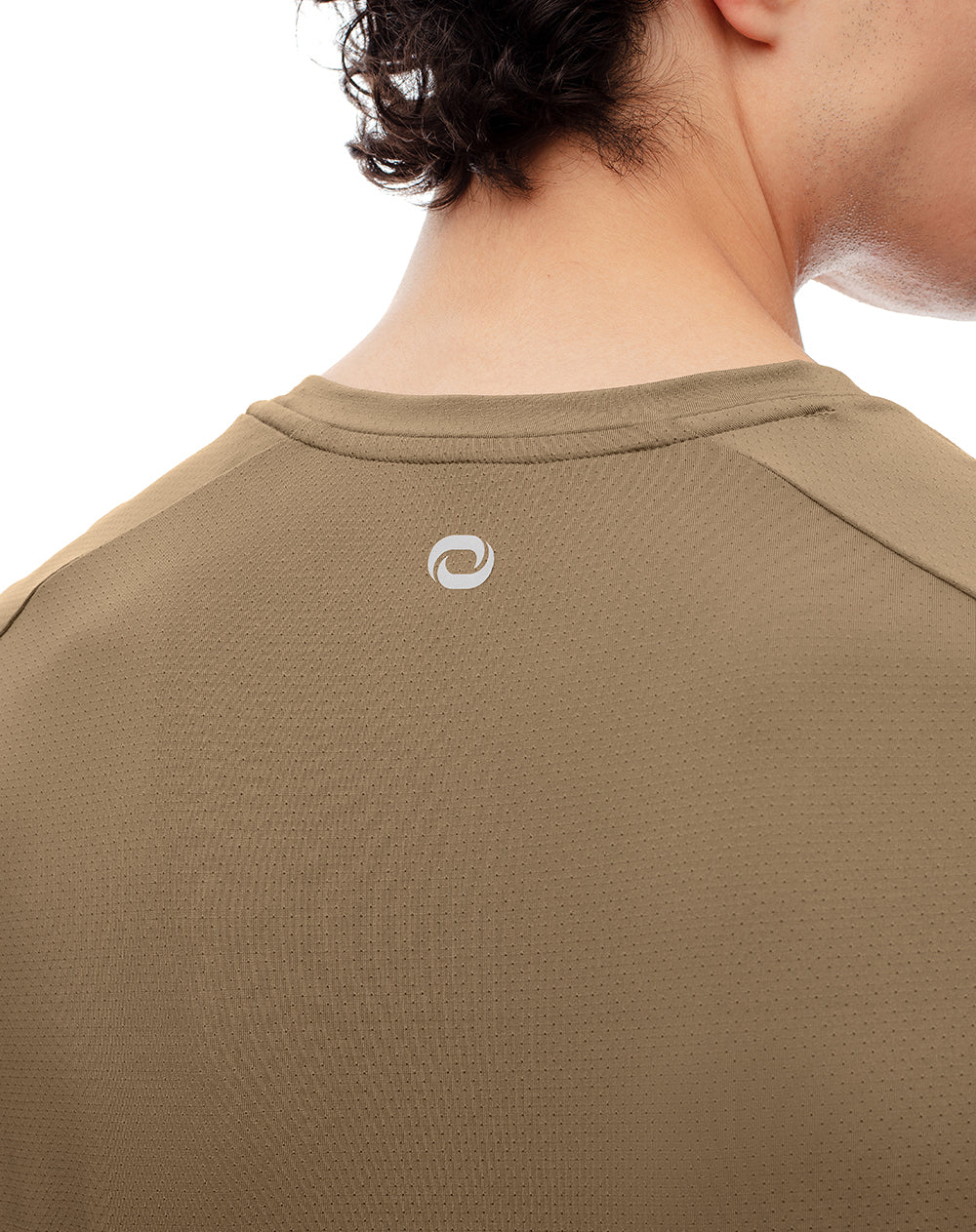 Camiseta deportiva antibacterial café hombre