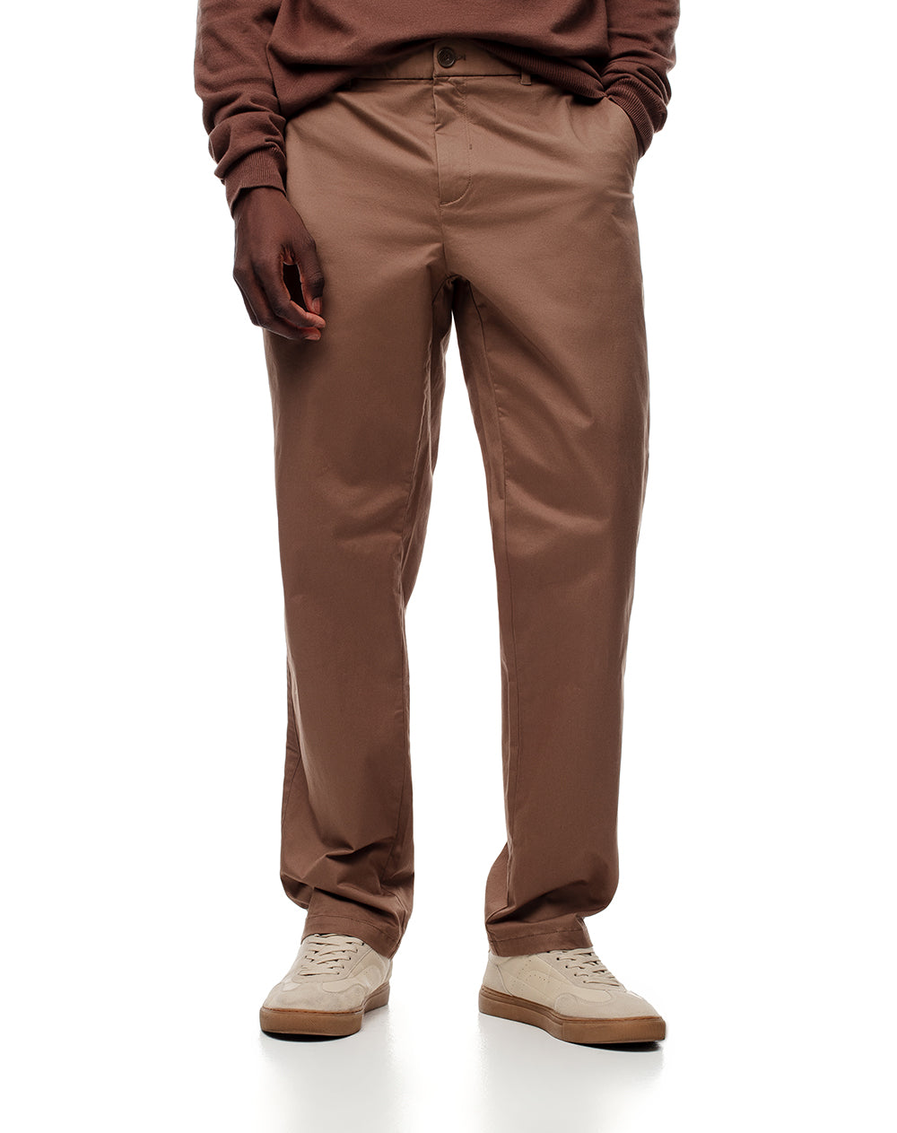 Pantalón regular fit tiro medio cafe