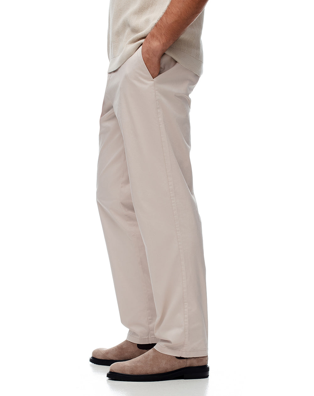 Pantalón regular tiro medio arena hombre