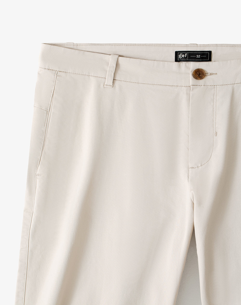 Pantalón regular tiro medio arena hombre
