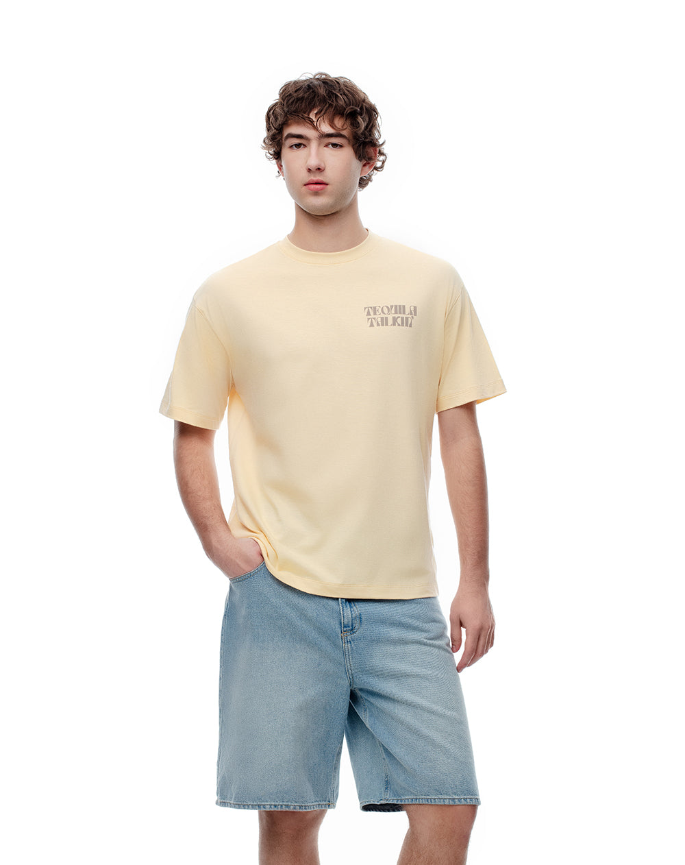 Camiseta regular fit manga corta amarilla
