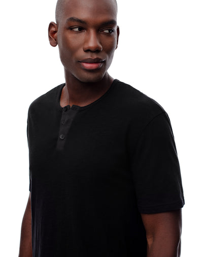 Camiseta relaxed fit manga corta negra