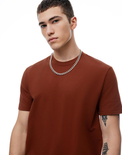 Camiseta regular fit manga corta café