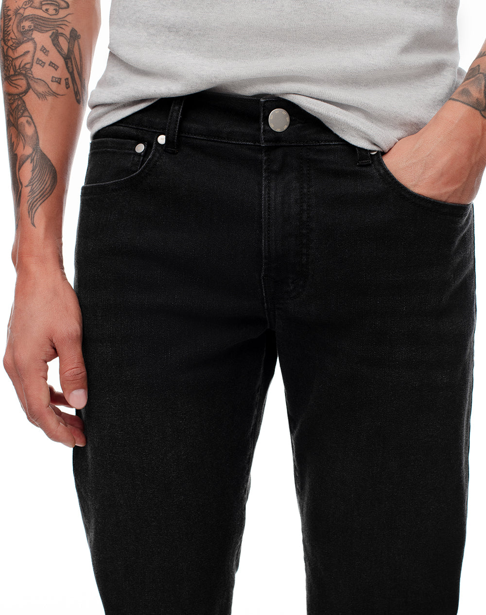 Jean slim fit tiro medio denim negro