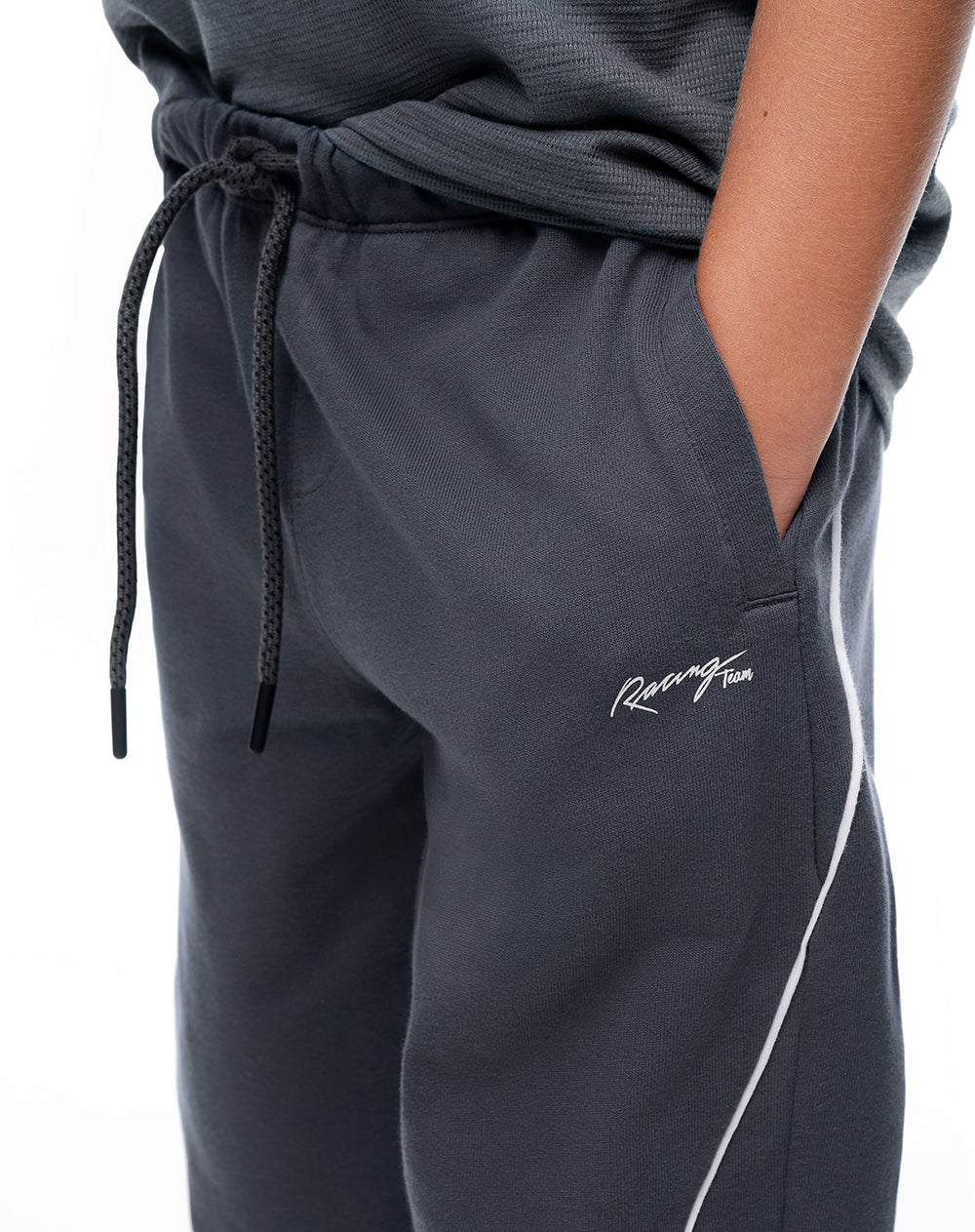 Jogger regular tiro medio gris niño