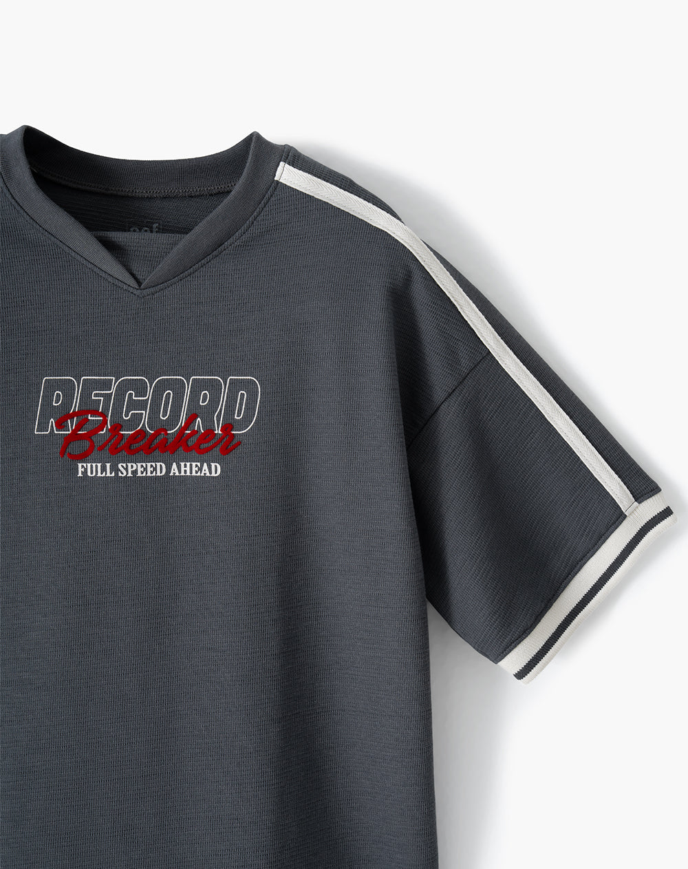 Camiseta regular manga corta gris niño