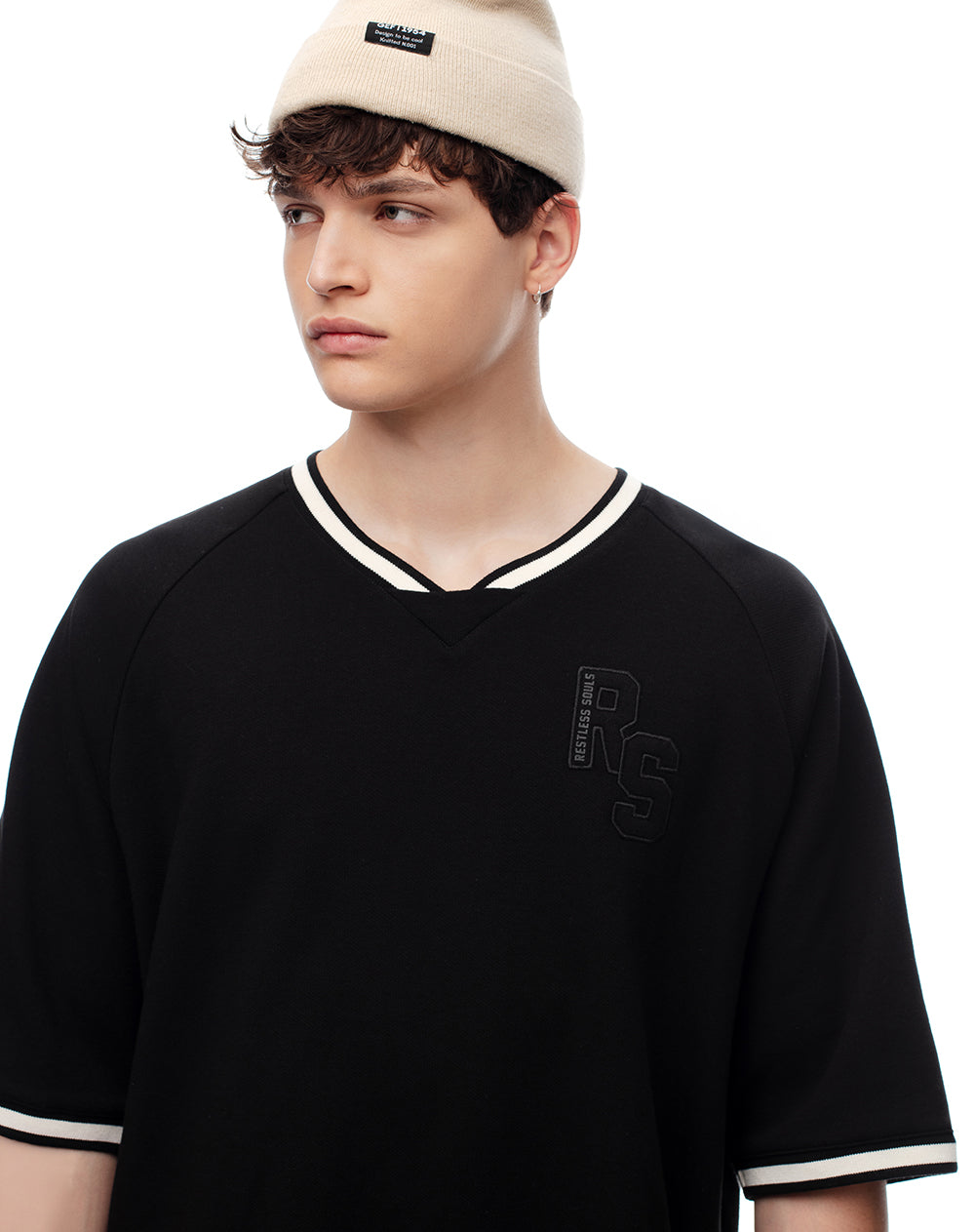 Camiseta regular algodón negra bordada hombre