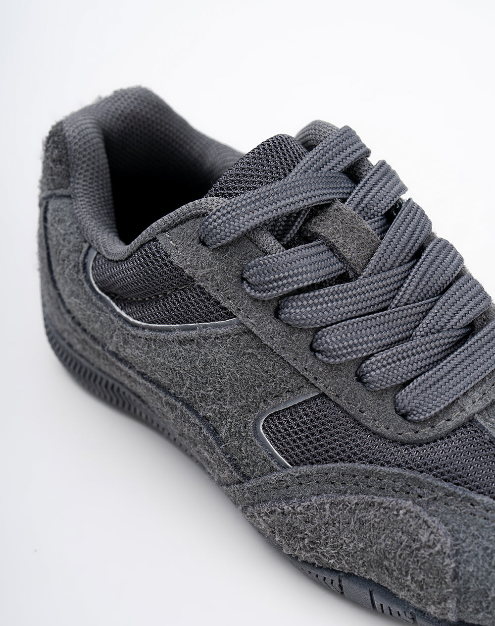 Tenis gris niño