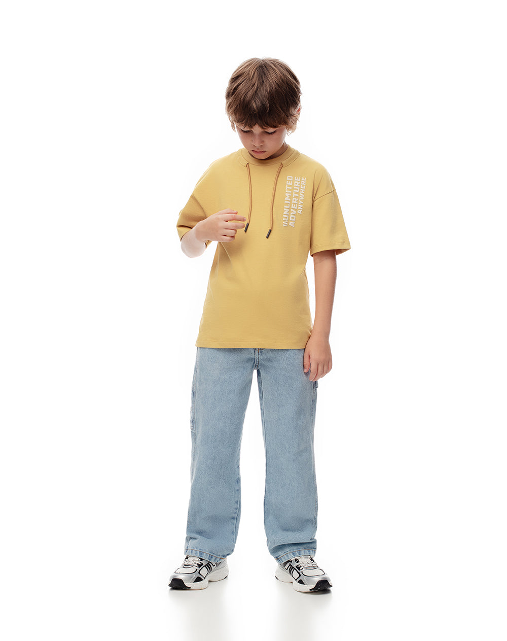 Camiseta regular algodón mostaza estampata niño