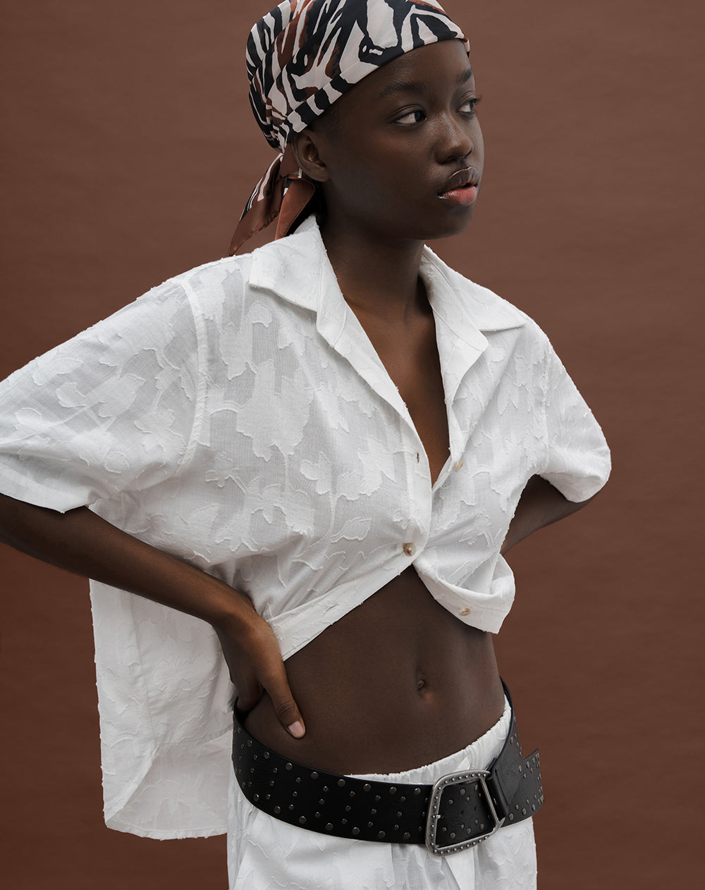 Camisa loose fit manga corta habana