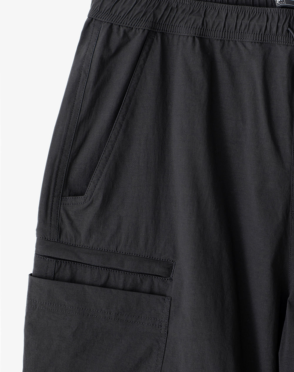 Pantalón loose fit tiro medio negro