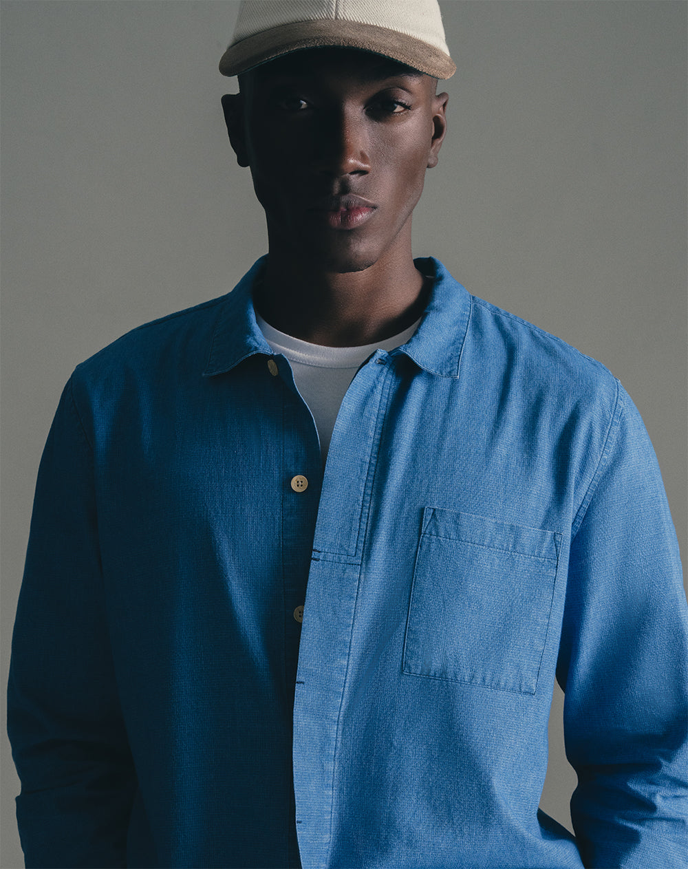 Camisa regular fit manga larga azul con cuadros