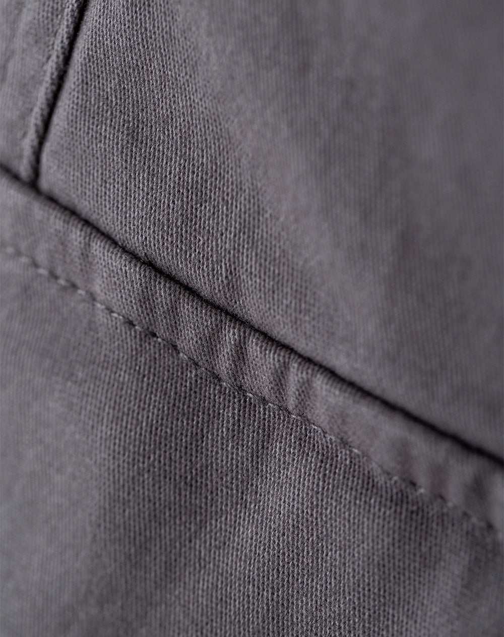 Cargo regular fit tiro medio gris
