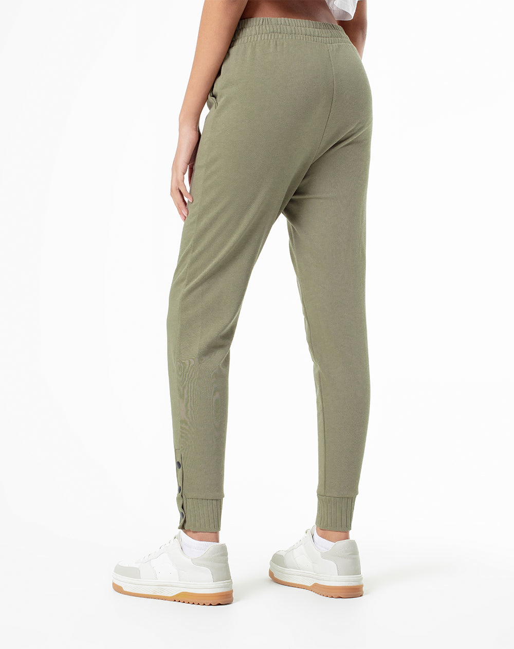Jogger slim fit tiro medio verde