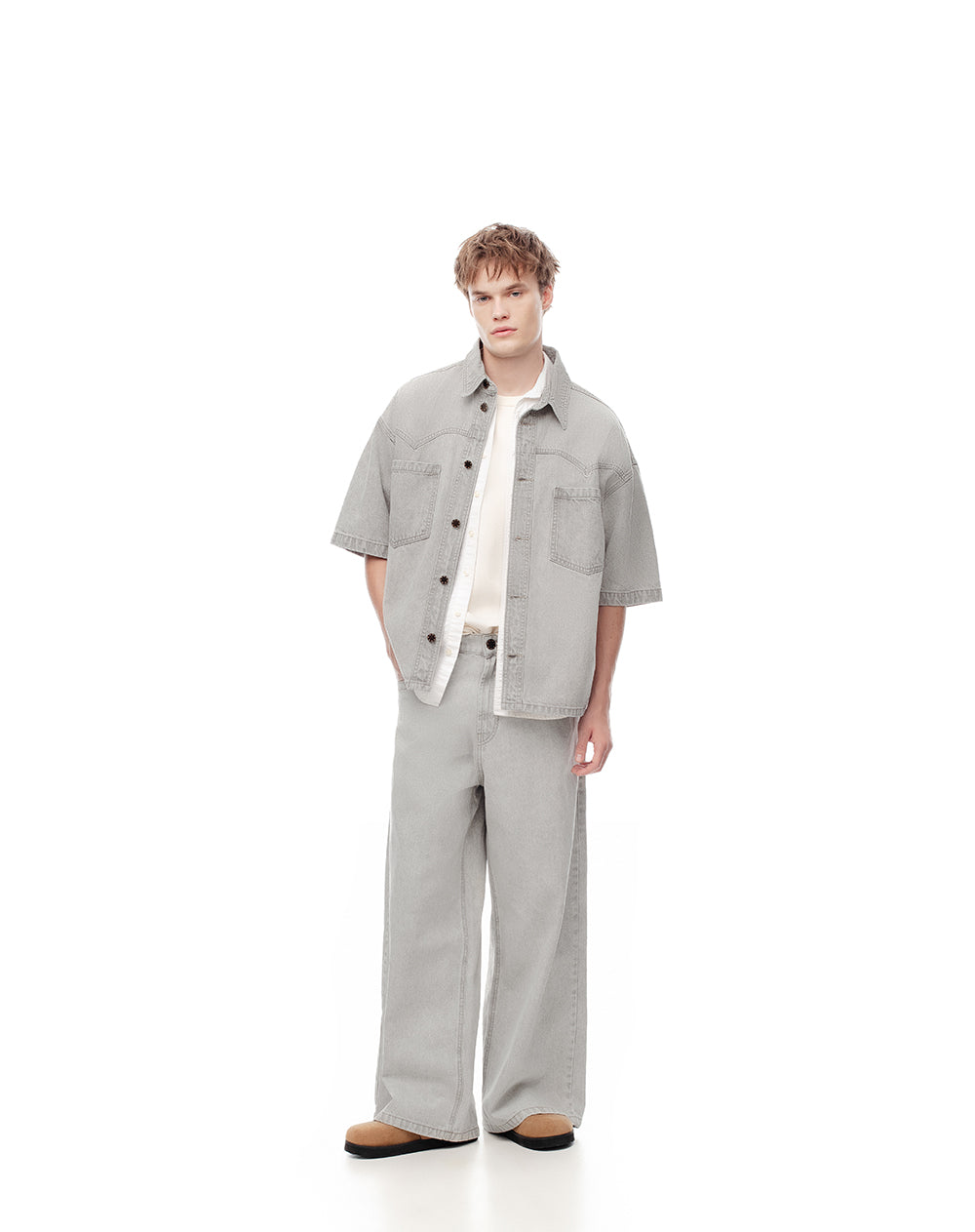 Camisa regular fit manga corta denim gris