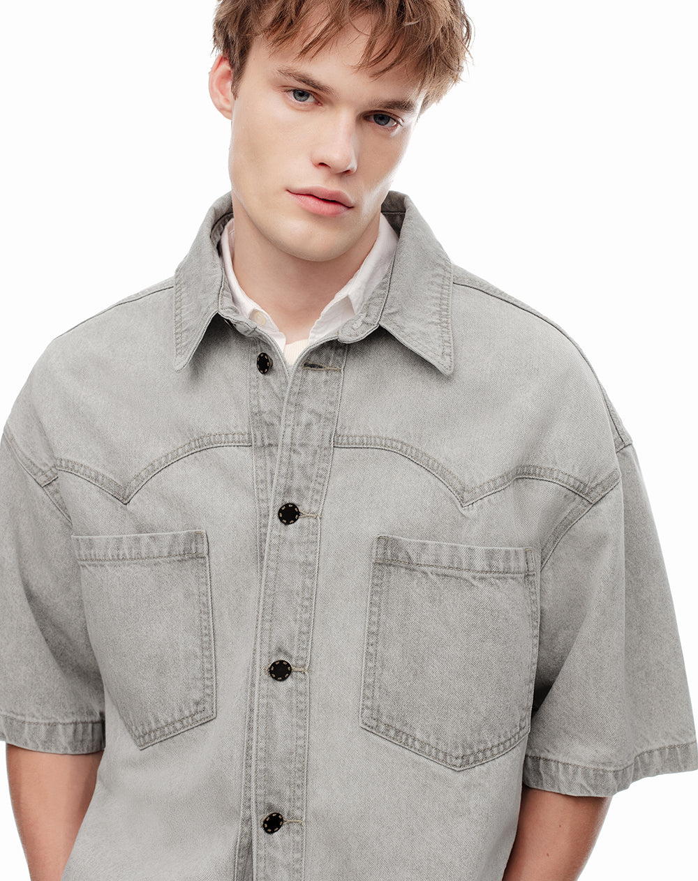 Camisa regular fit manga corta denim gris