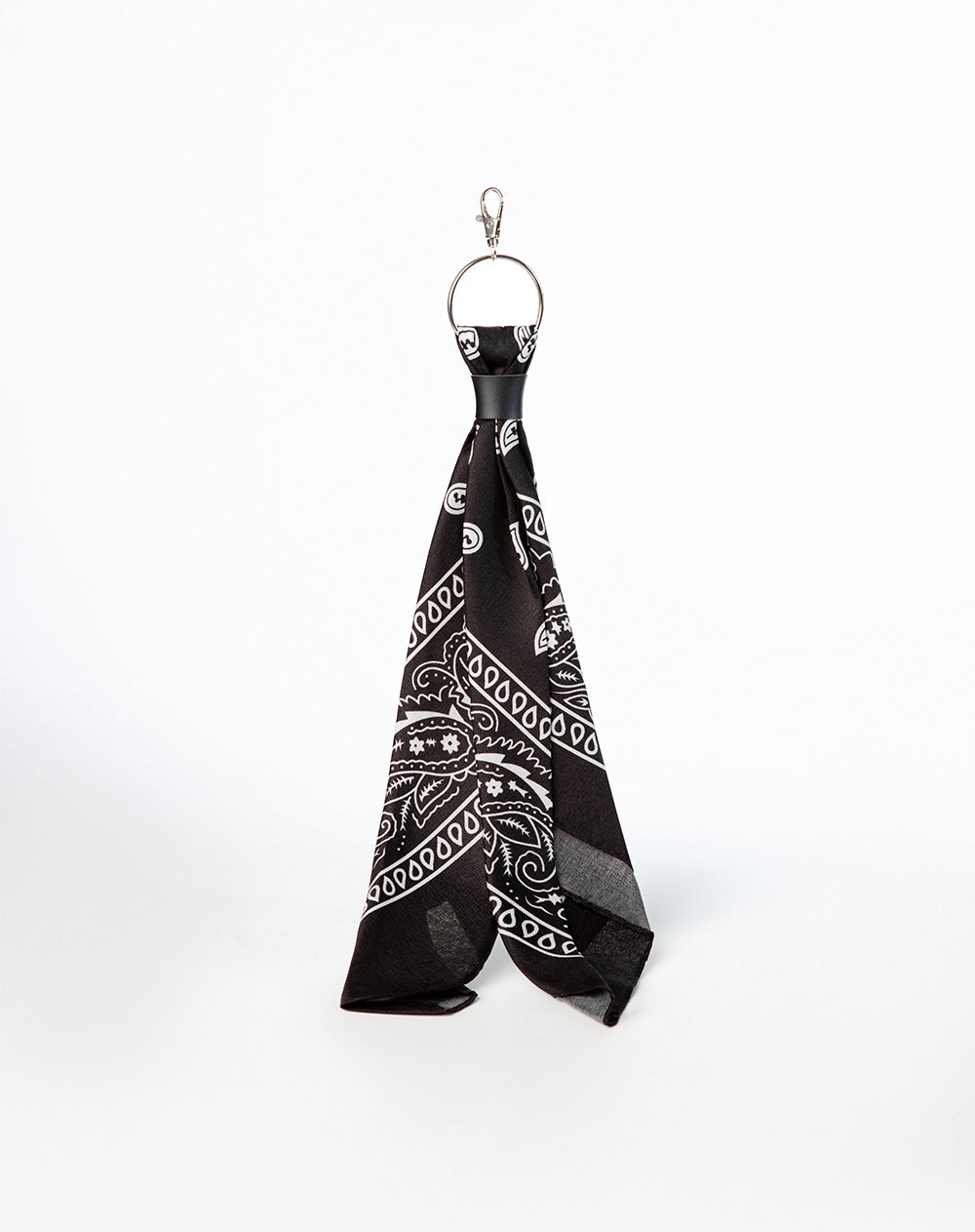 Charms pañoleta negro