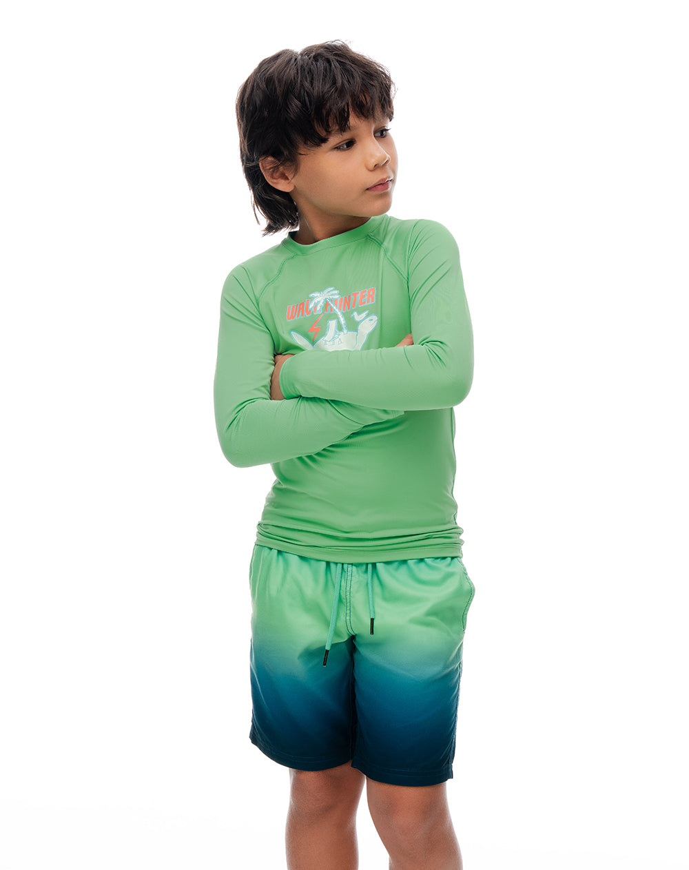Camiseta regular manga larga verde niño