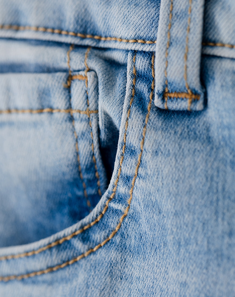 Jean Beri slim fit tiro medio indigo