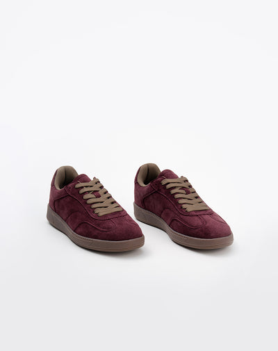 Tenis casuales tipo gamuza vinotinto hombre