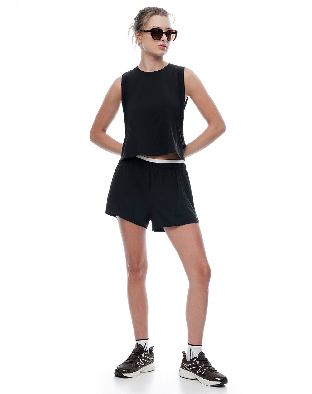 Camiseta + short deportivo negro mujer