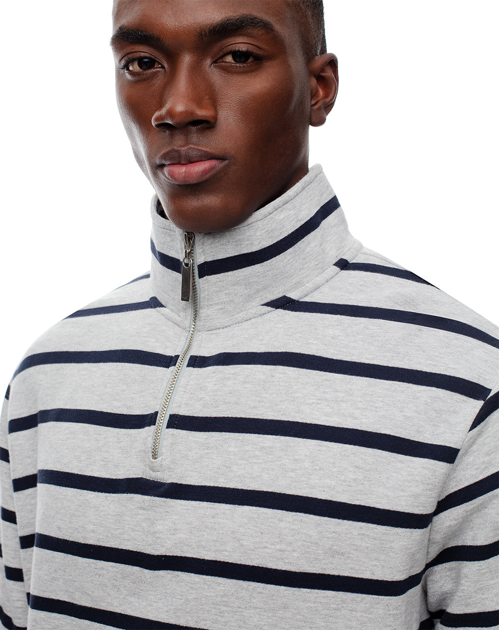 Buzo regular fit gris jaspe rayas