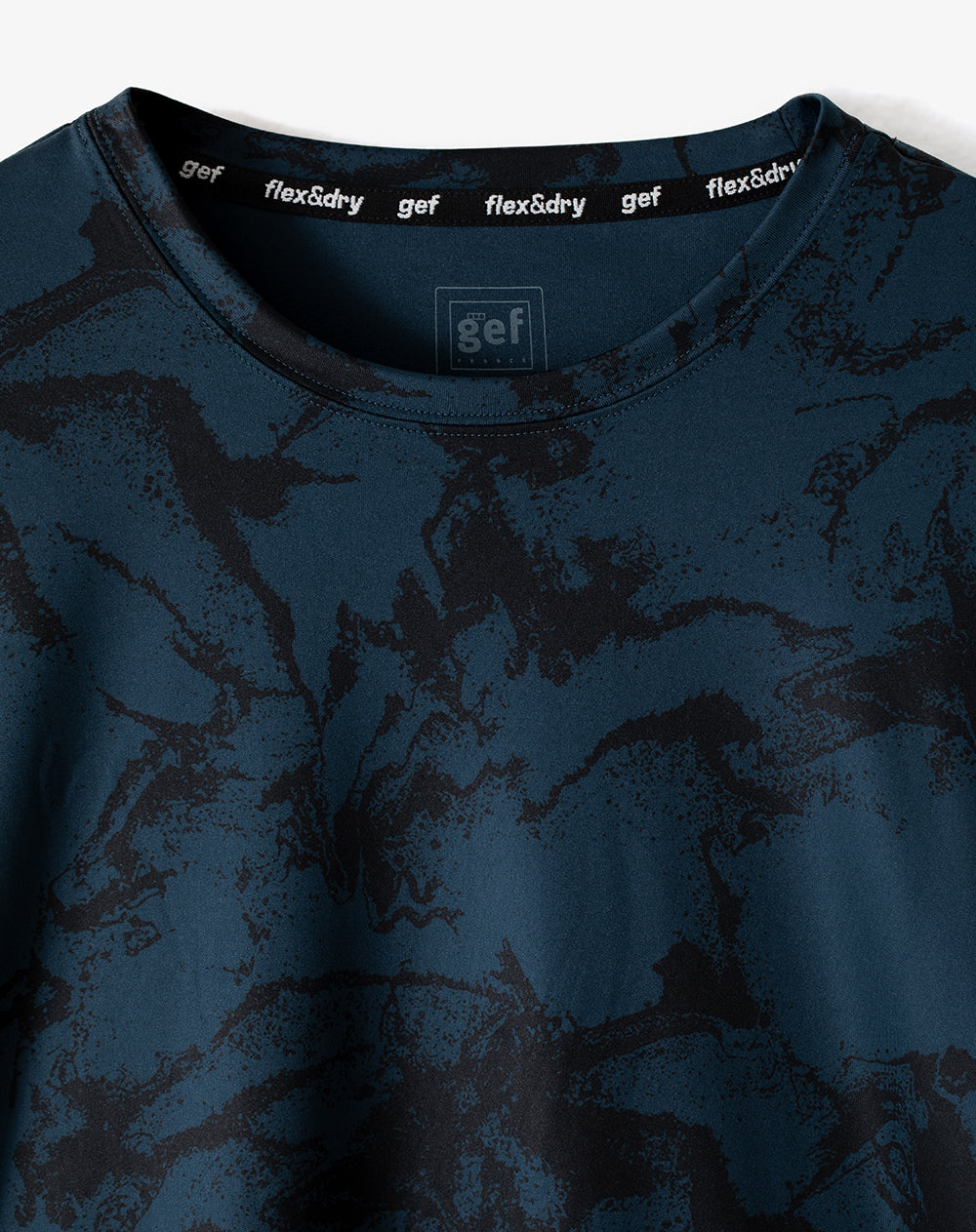 Camiseta slim fit manga corta azul estampada