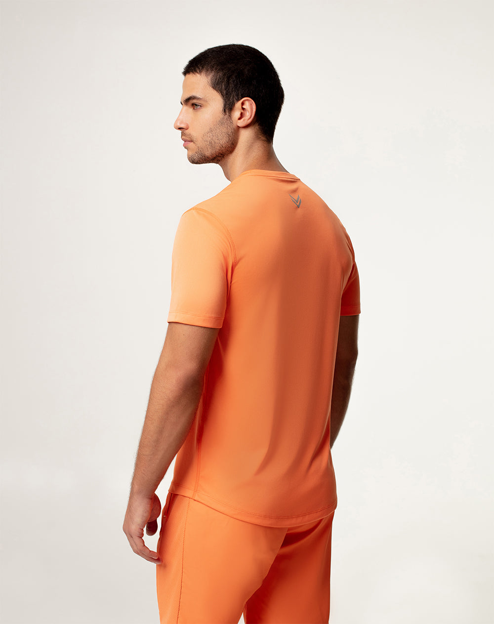 Camiseta slim fit manga corta naranja
