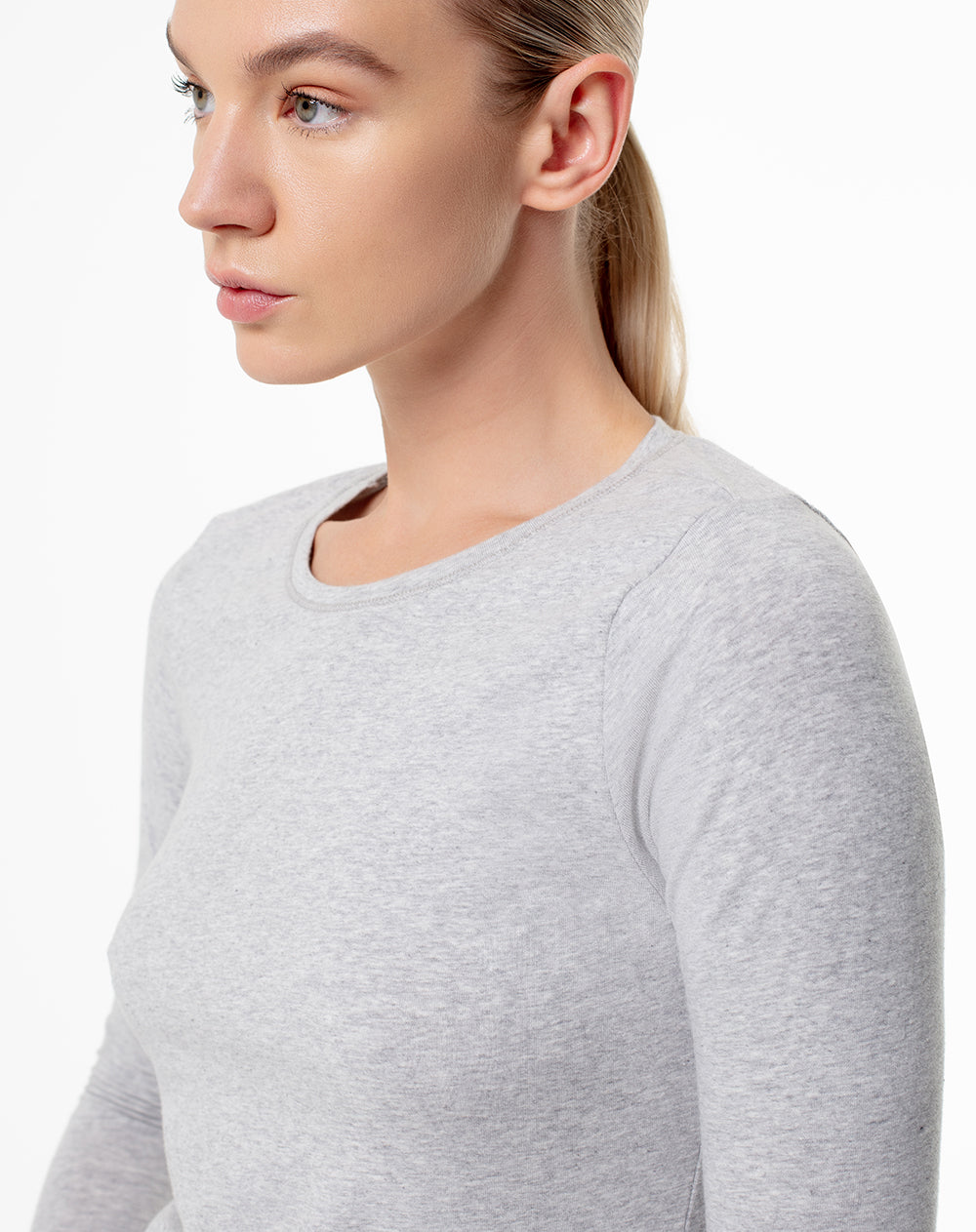 Camiseta slim fit manga larga gris jaspeada