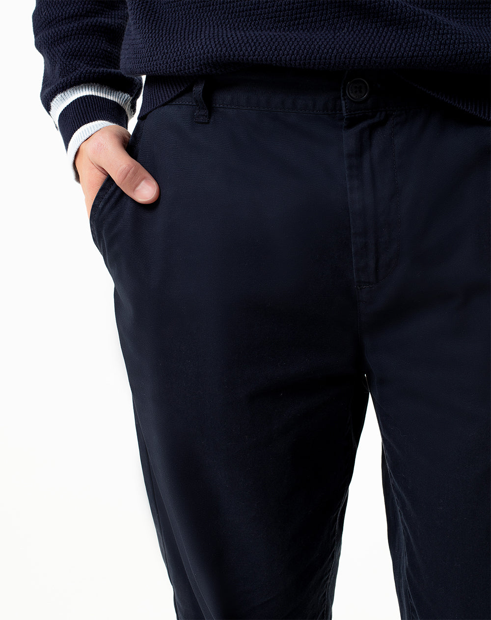 Pantalón slim fit tiro medio en drill azul