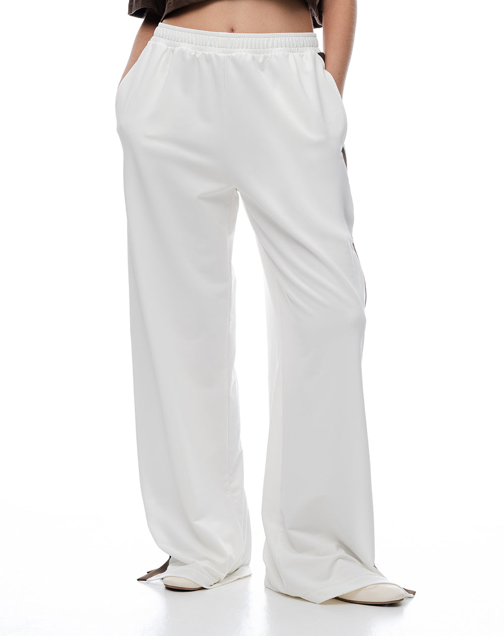 Pantalón relaxed tiro alto crudo mujer