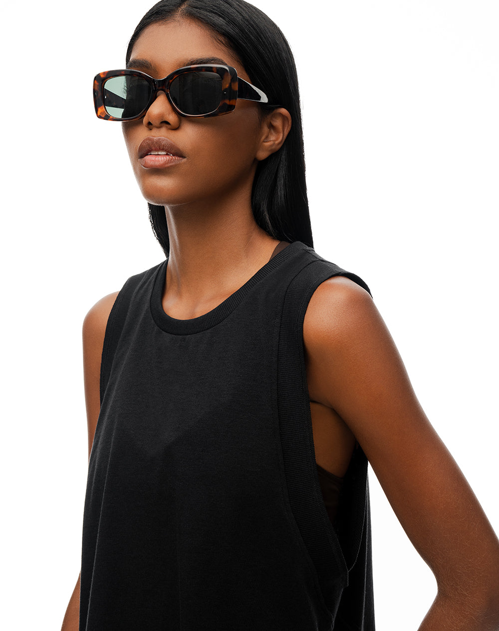 Camiseta + short deportivo negro mujer