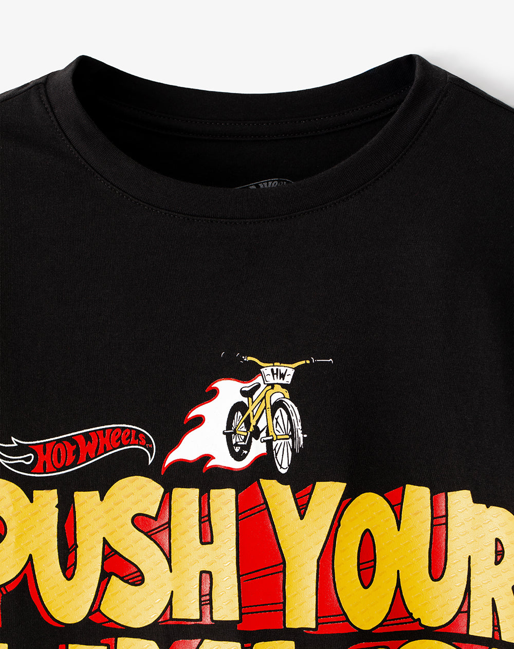 Camiseta regular fit manga corta negra
