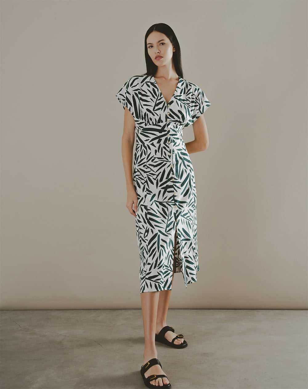 Vestido medio verde estampado