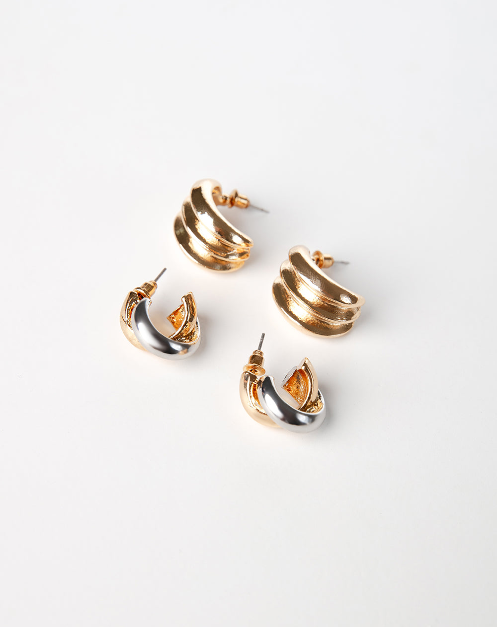 2 pares de aretes surtidas