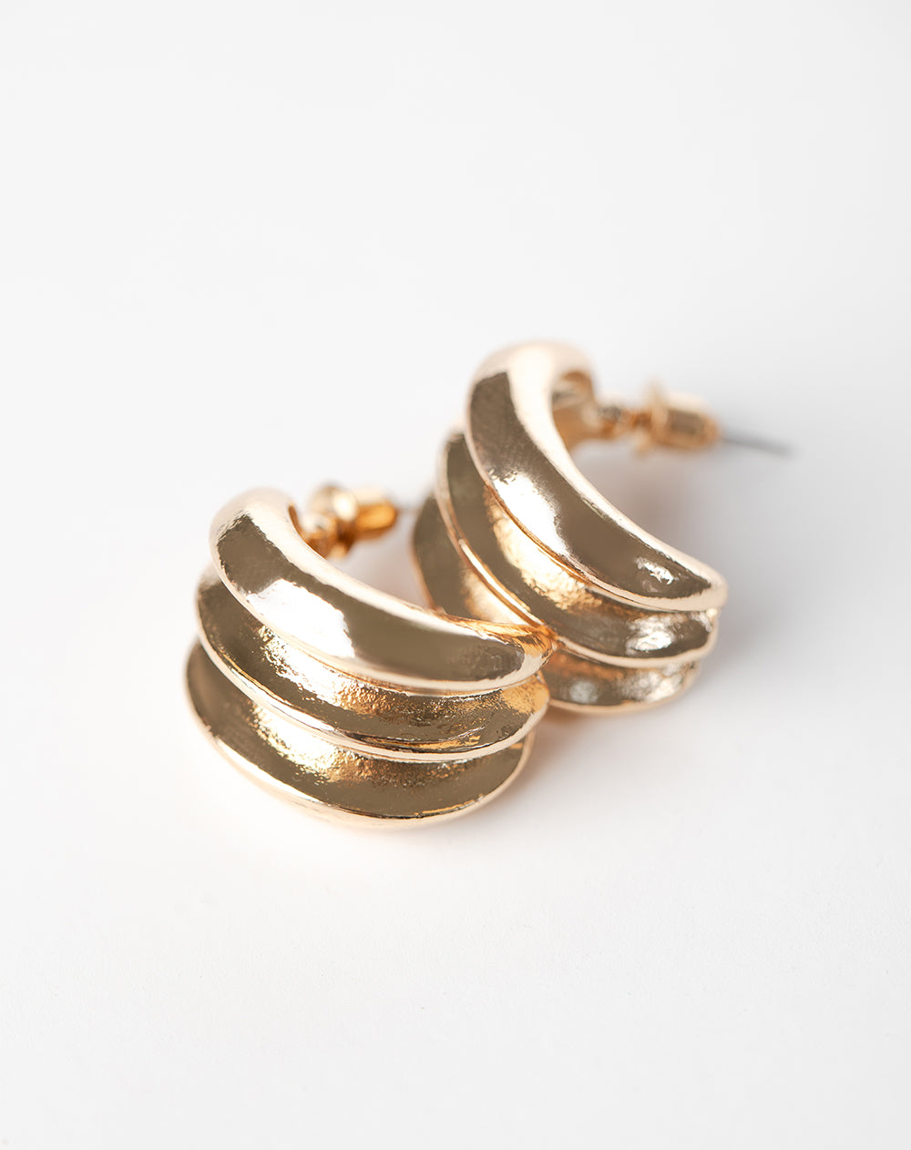 2 pares de aretes surtidas