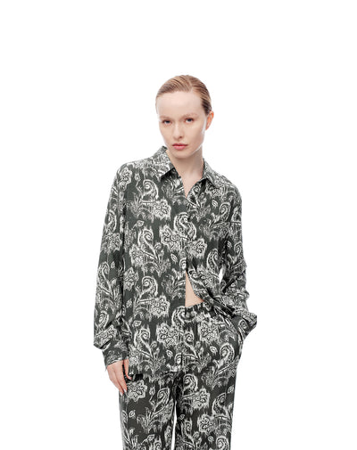 Camisa loose fit manga larga verde estampada