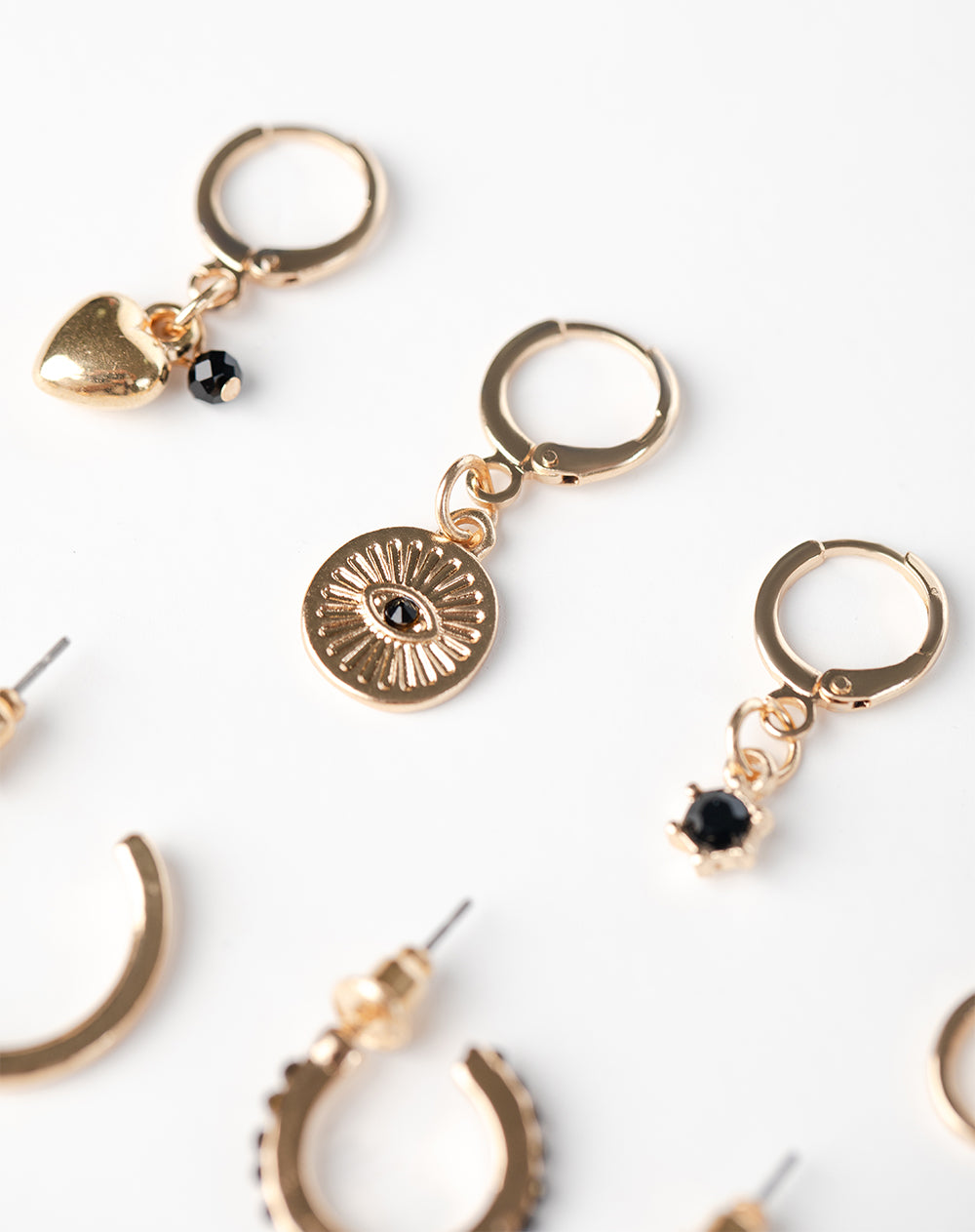 Pack 8 Aretes dorados surtidos